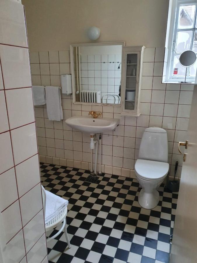 Den Gamle Arrest Bed & Breakfast Ribe Exterior photo